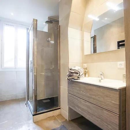 Magnificent Apt In The Heart Of The 14th *